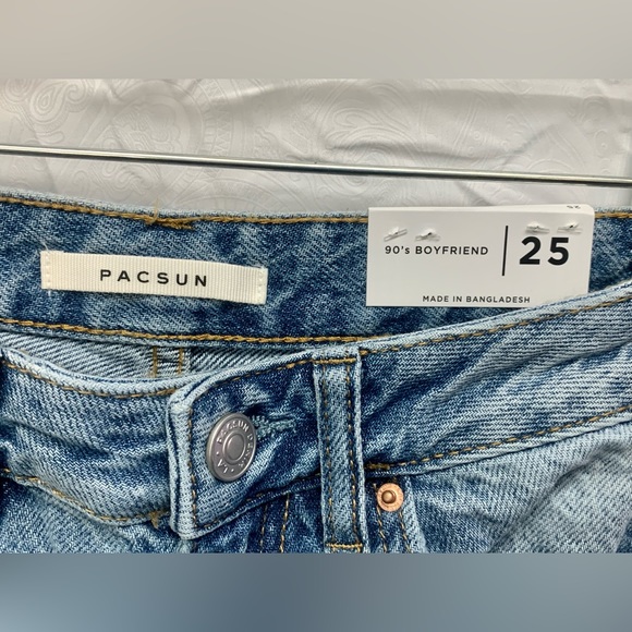 NWT PacSun Eco Light Blue Distressed 90’s Boyfriend Jeans - Picture 4 of 10